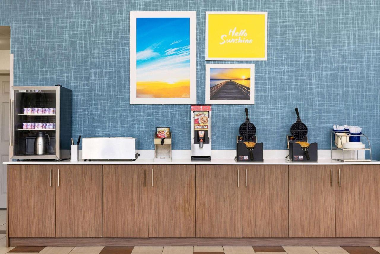 Days Inn & Suites By Wyndham Savannah Midtown Eksteriør billede