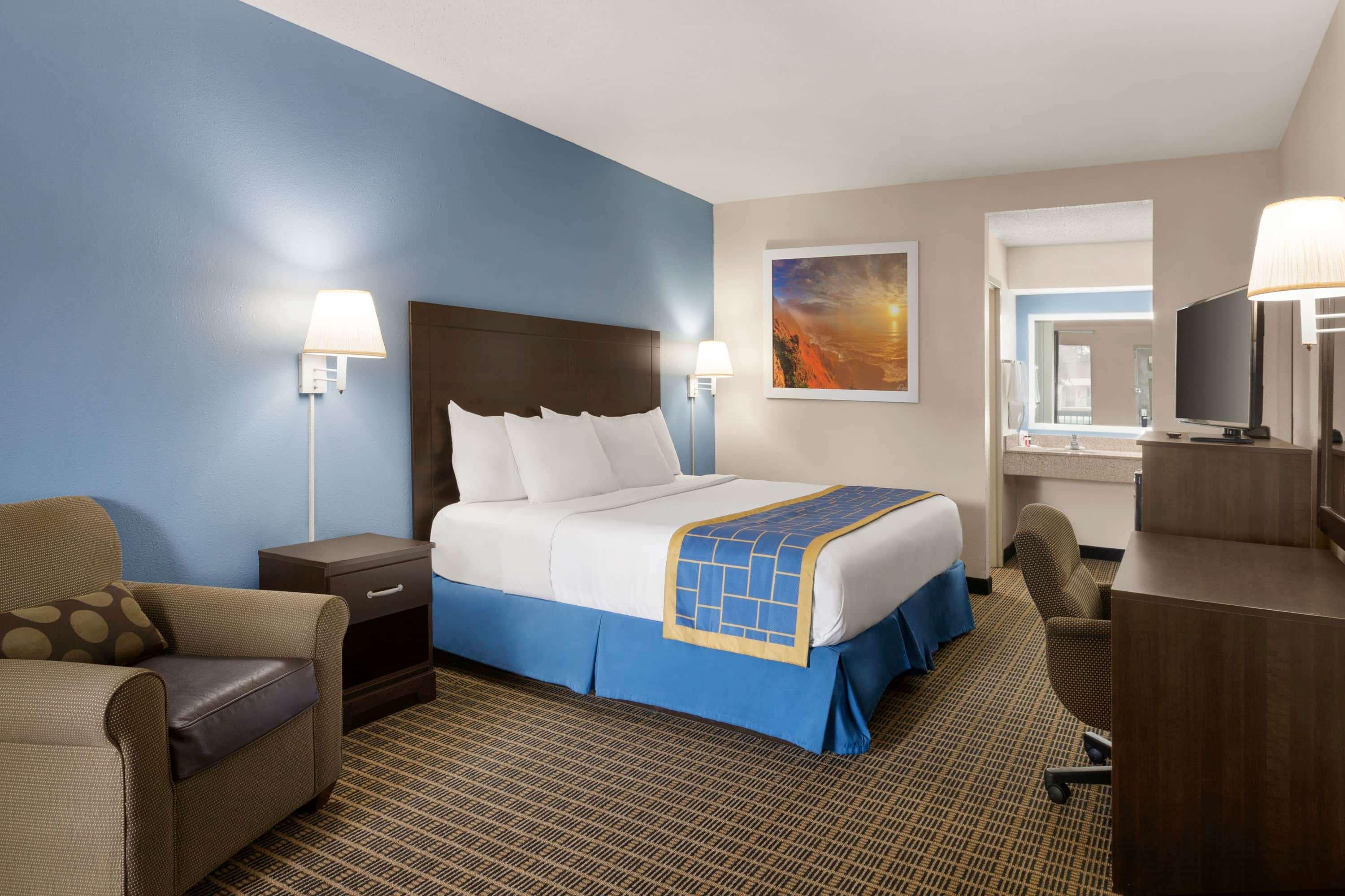 Days Inn & Suites By Wyndham Savannah Midtown Eksteriør billede