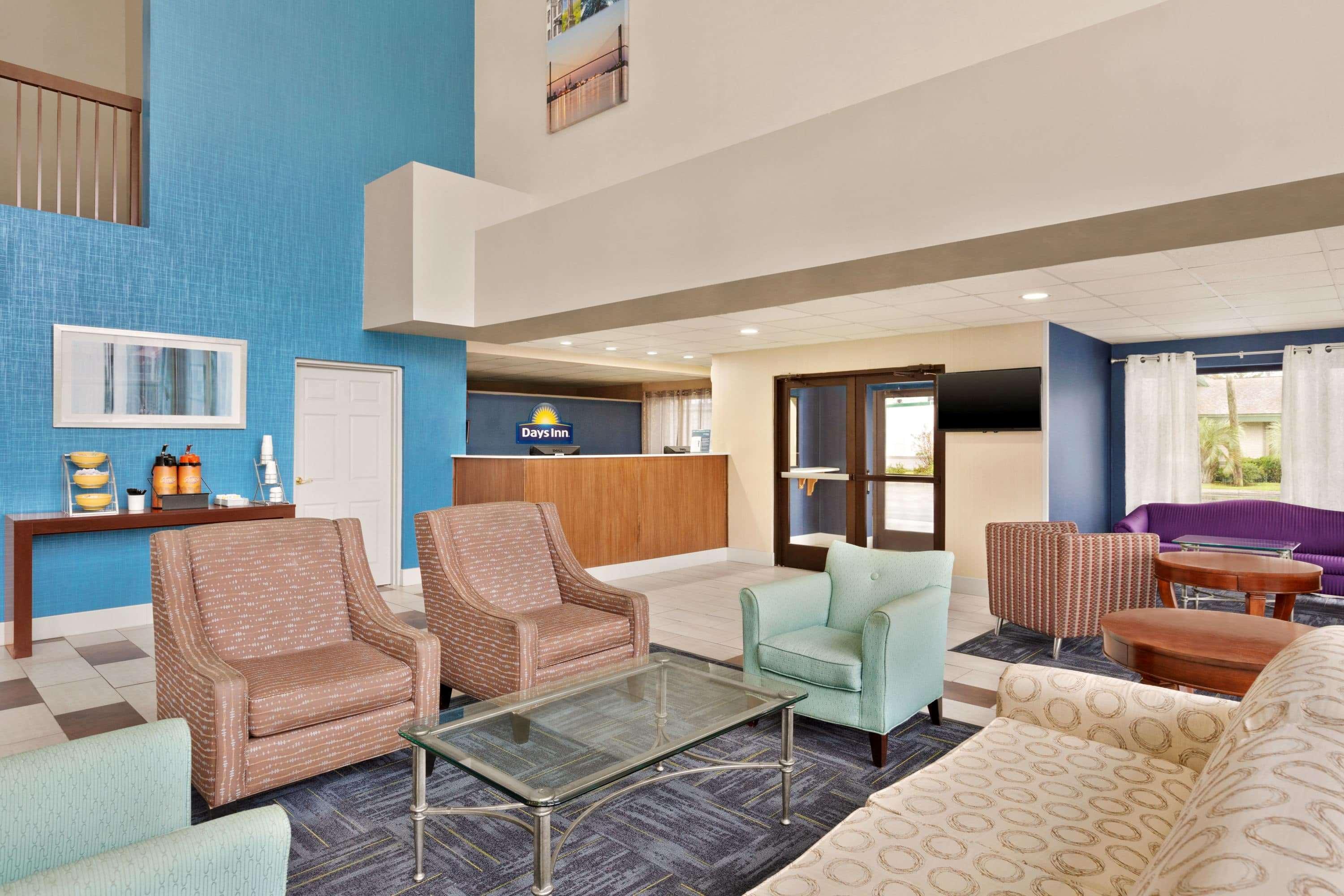 Days Inn & Suites By Wyndham Savannah Midtown Eksteriør billede