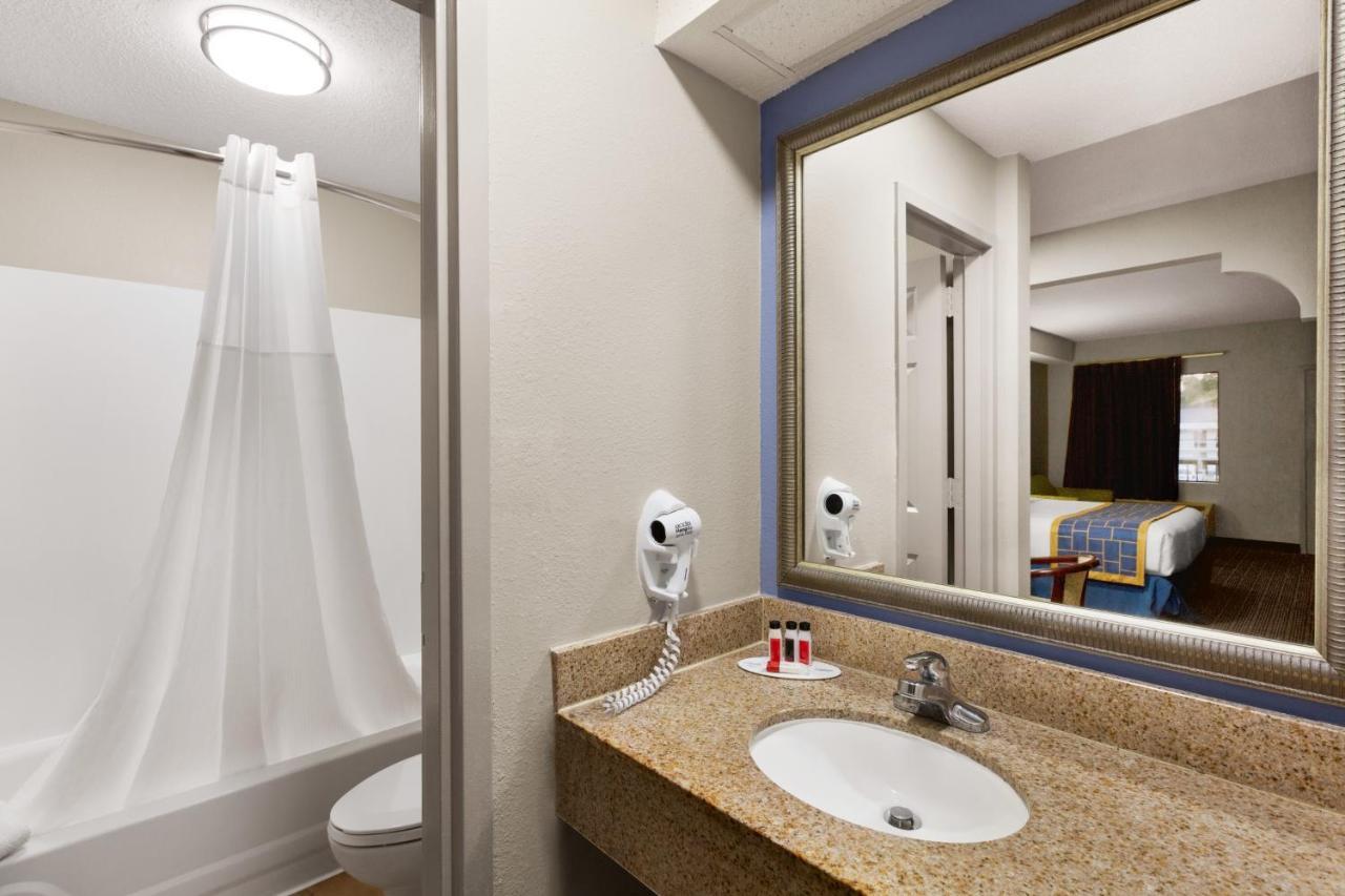 Days Inn & Suites By Wyndham Savannah Midtown Eksteriør billede