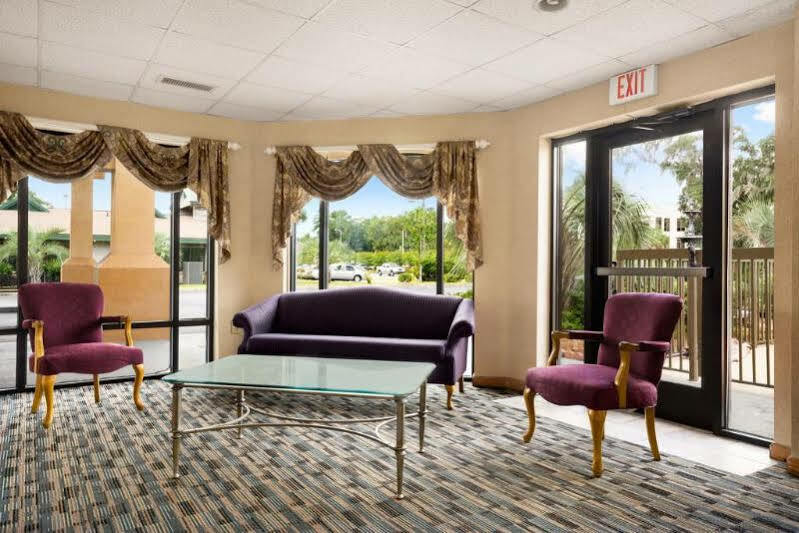 Days Inn & Suites By Wyndham Savannah Midtown Eksteriør billede
